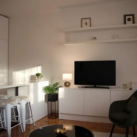 M2 Apartman Eger