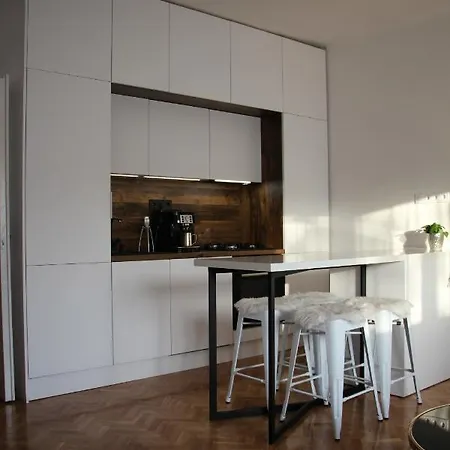 M2 Apartman דירה *
