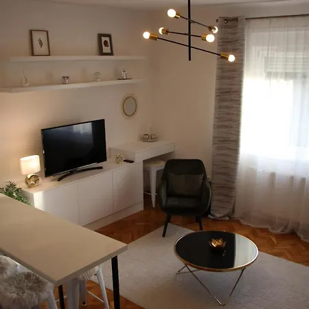 M2 Apartman *