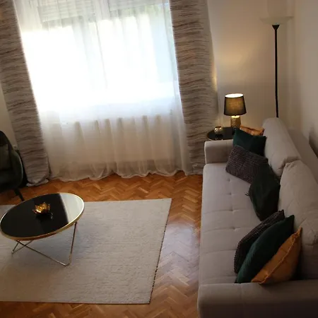 M2 Apartman *