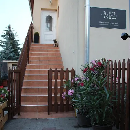 M2 Apartman * אגר