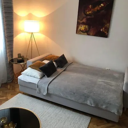 M2 Apartman Apartment