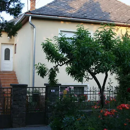 דירה M2 Apartman אגר